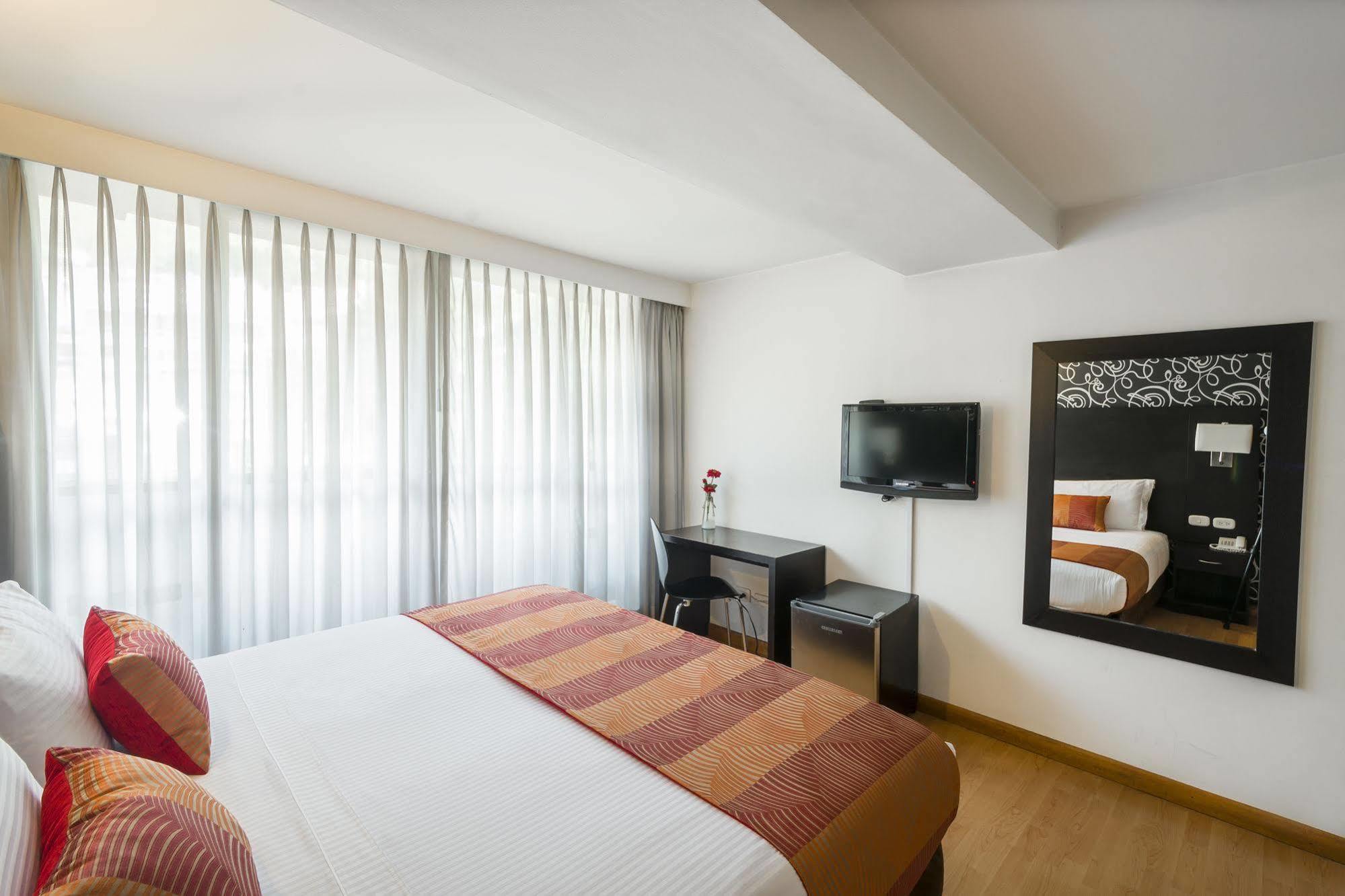 Hotel L'Etoile Javeriana ボゴタ エクステリア 写真